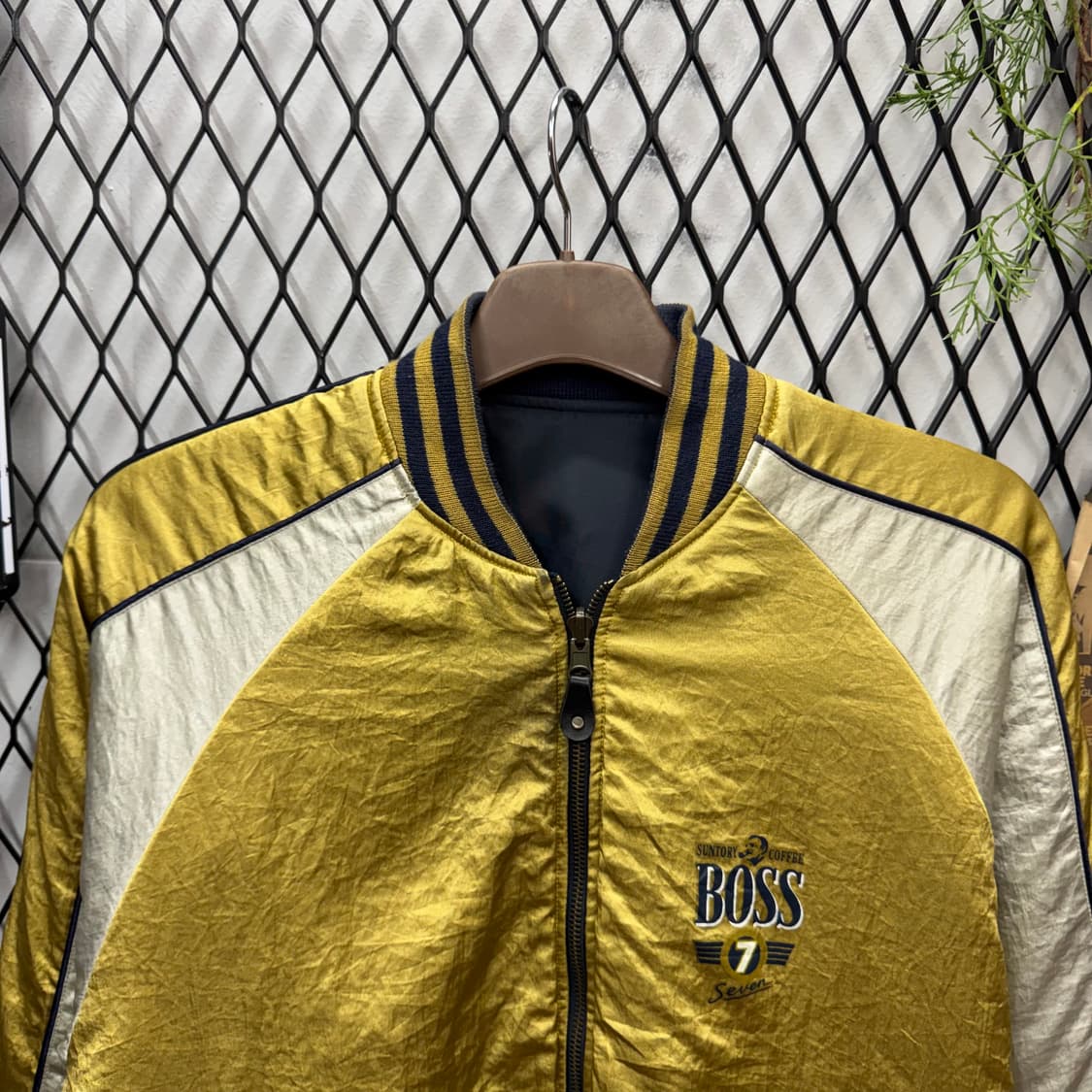 90s 산토리 보스 커피 리버시블 봄버 자켓 후면 빅로고 포인트 상품이미지5