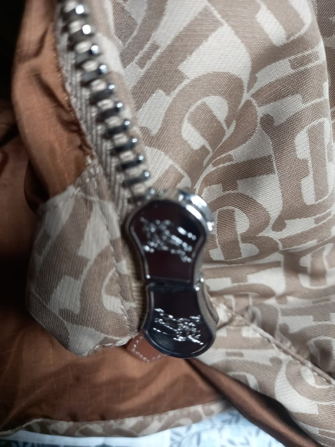 버버리 TB 모노그램 패딩  M(실용100~105) 상품이미지10