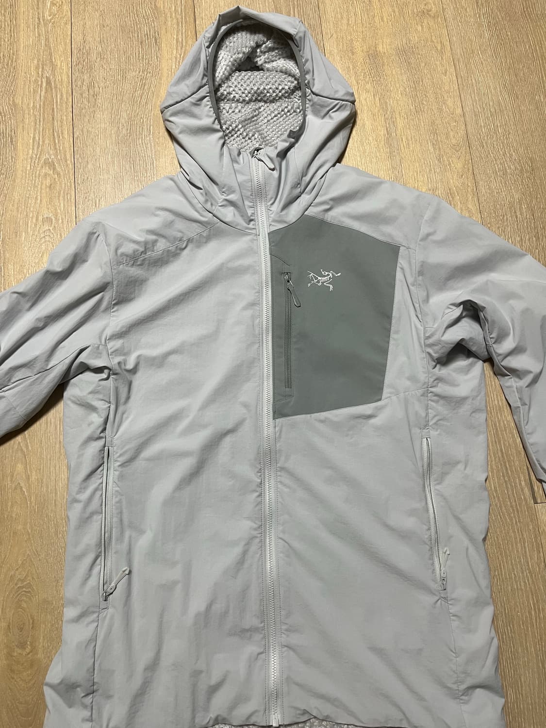 아크테릭스 프로톤LT 솔리튜드 M 상품이미지1