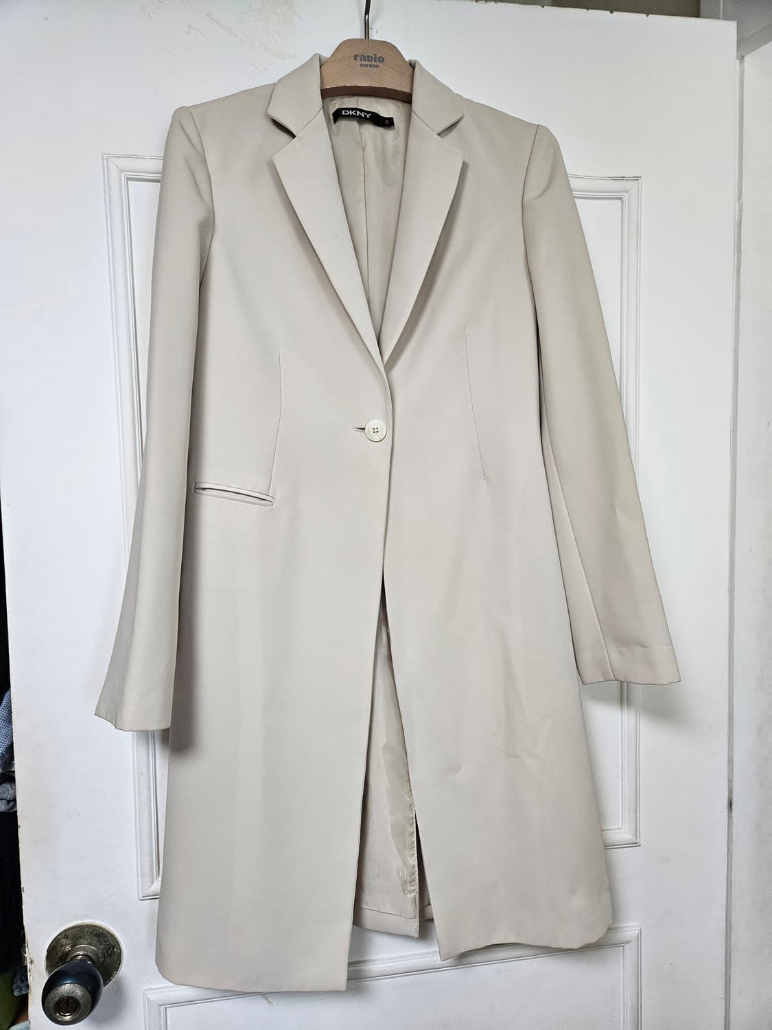 DKNY 아이보리 색상 롱자켓 상품이미지1
