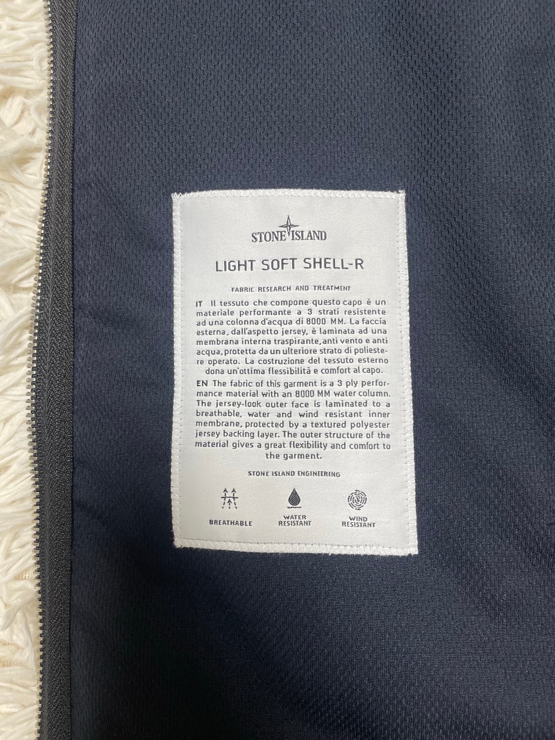 [정품] 스톤아일랜드 라이트 소프트쉘 상품이미지3