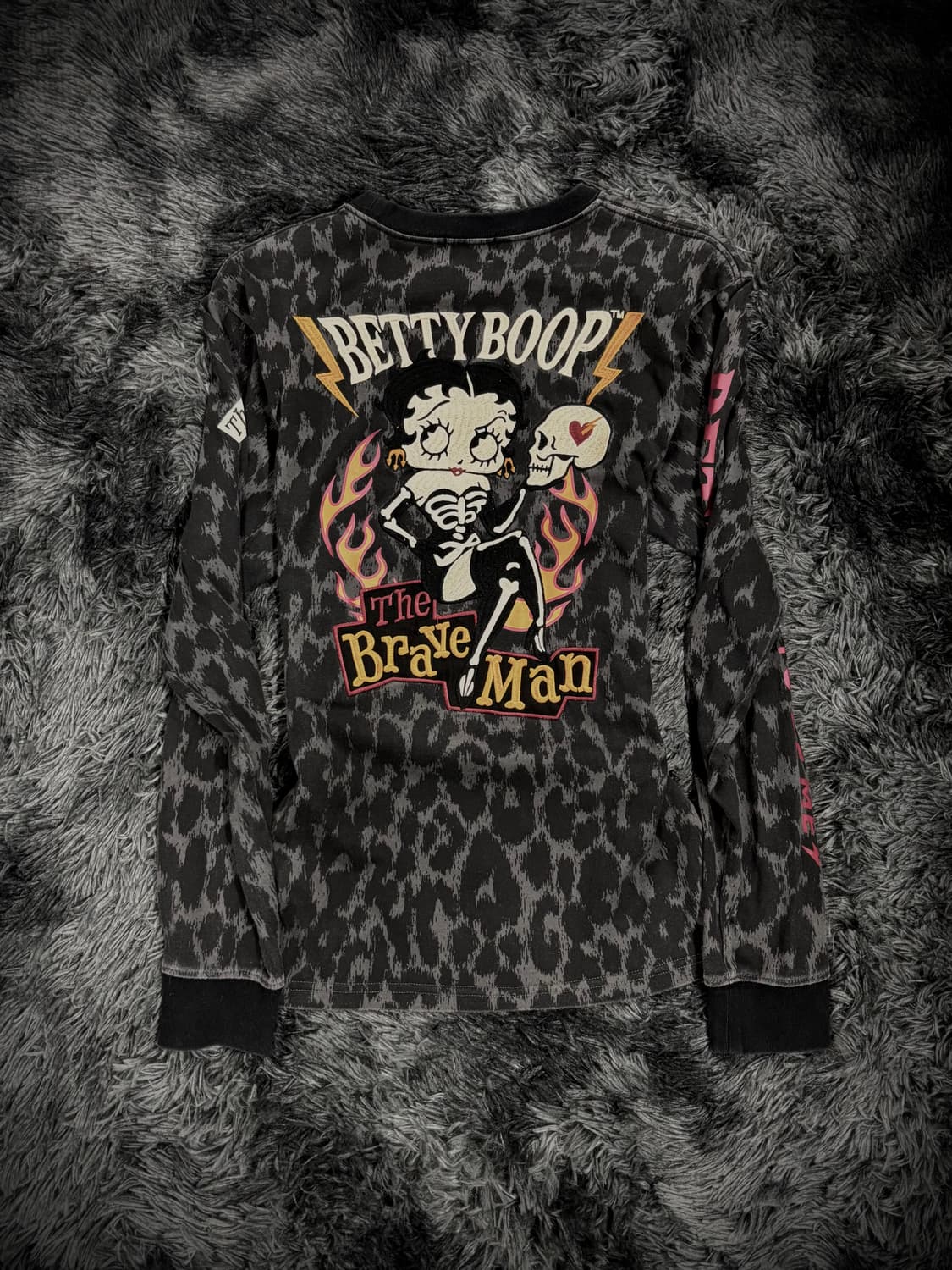 Bettyboop X Thebraveman 그레이 호피 베티붑 자수긴팔티 상품이미지1