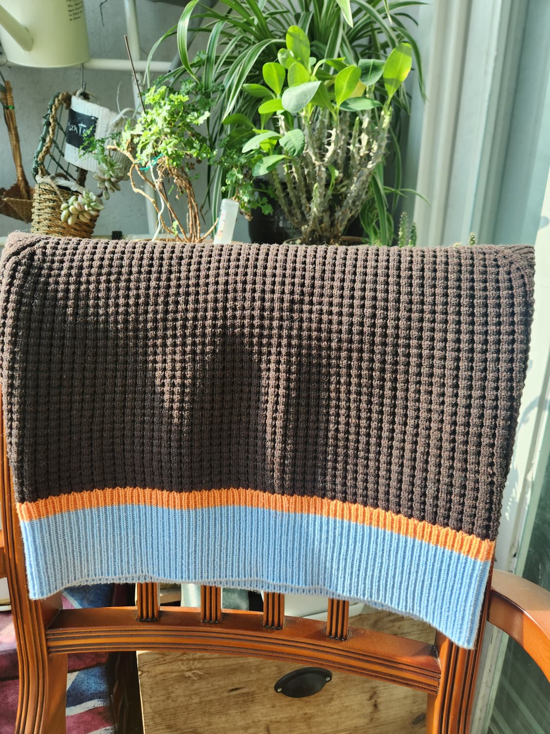 마르니 ×유니클로 브이넥 니트 조끼 브라운/블루 상품이미지4