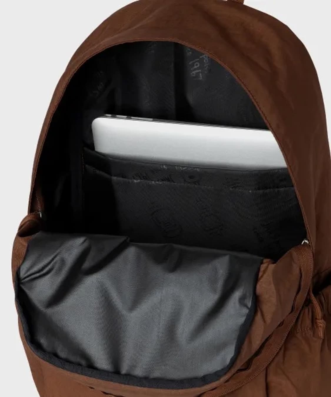잔스포츠 슬라우치팩 BASIC BROWN 새상품 팝니다. 상품이미지5
