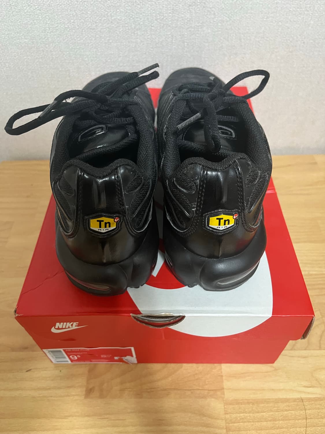 나이키 에어맥스 플러스 트리플블랙 상품이미지5