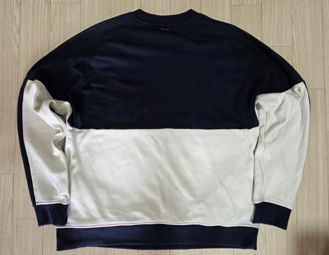 솔리드옴므 배색 맨투맨 상품이미지2