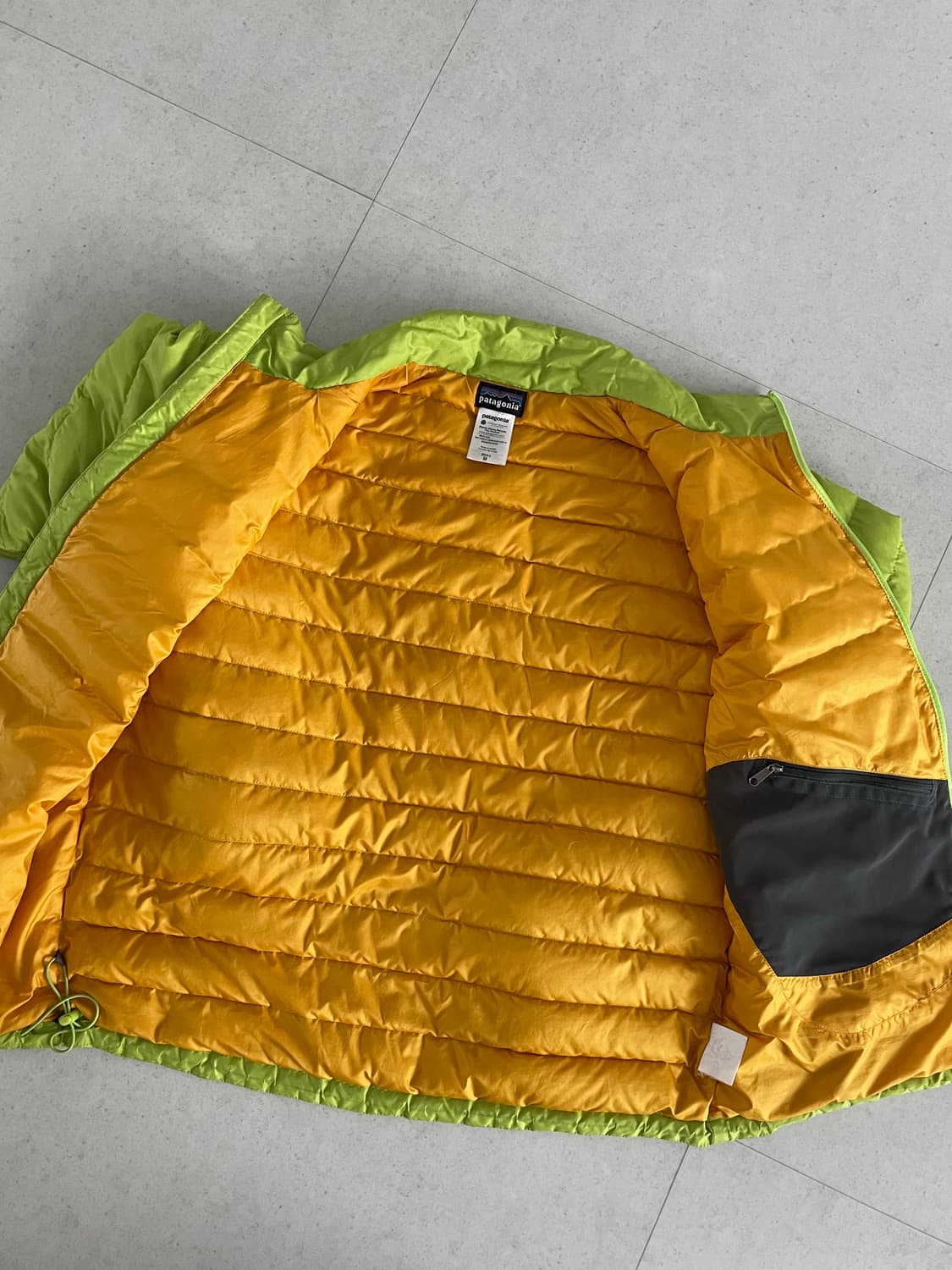 [M] 파타고니아 빈티지 패커블 다운 스웨터 형광 상품이미지3