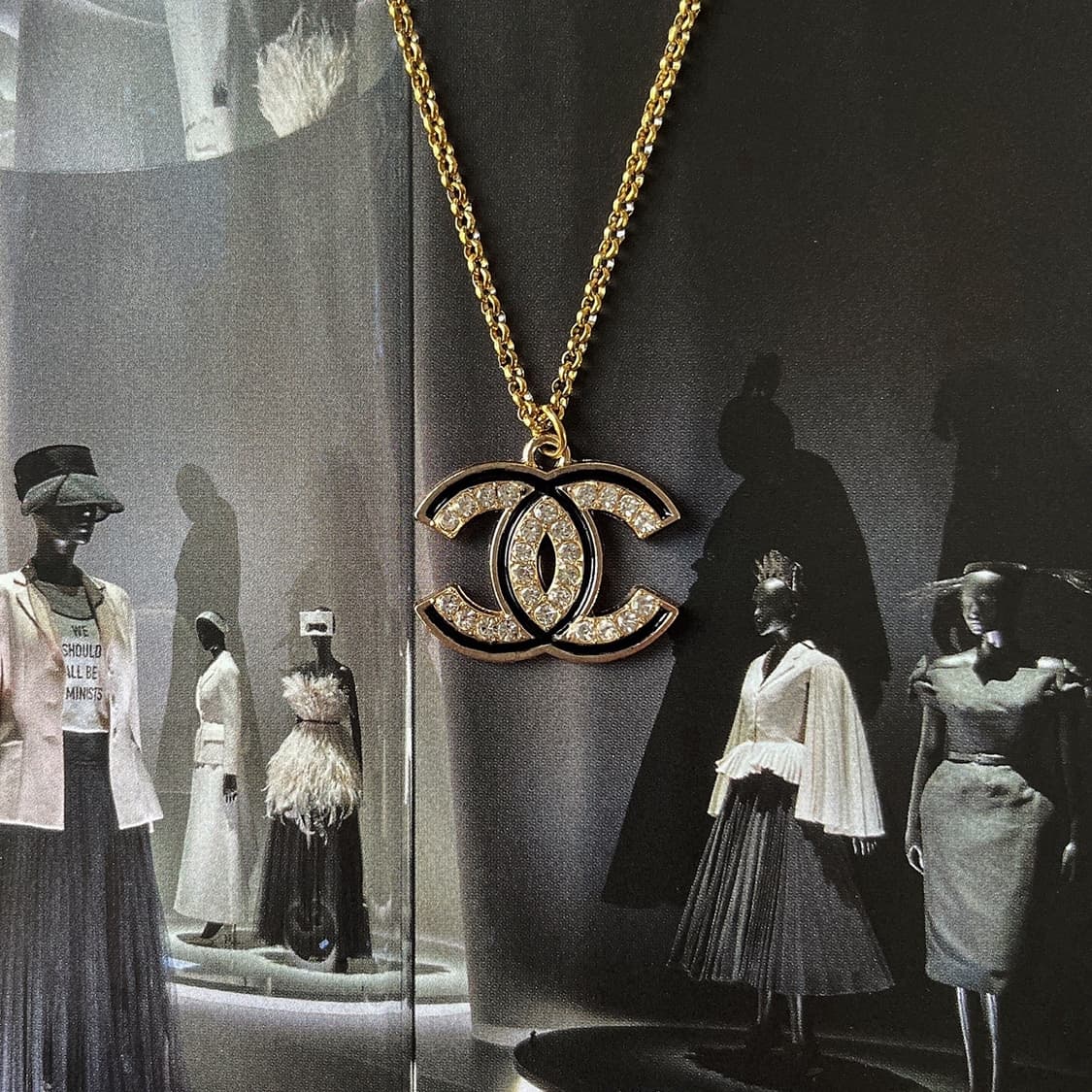 샤넬 크리스탈 블레이드 골드 롱 목걸이 블랙  상품이미지1