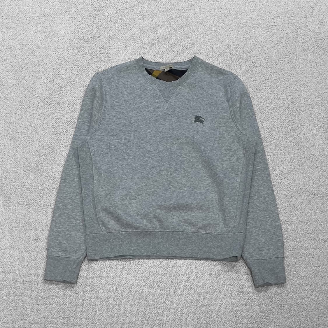 버버리 Burberry brit 아카이브 기사 자수 로고 맨투맨 그레이 상품이미지1