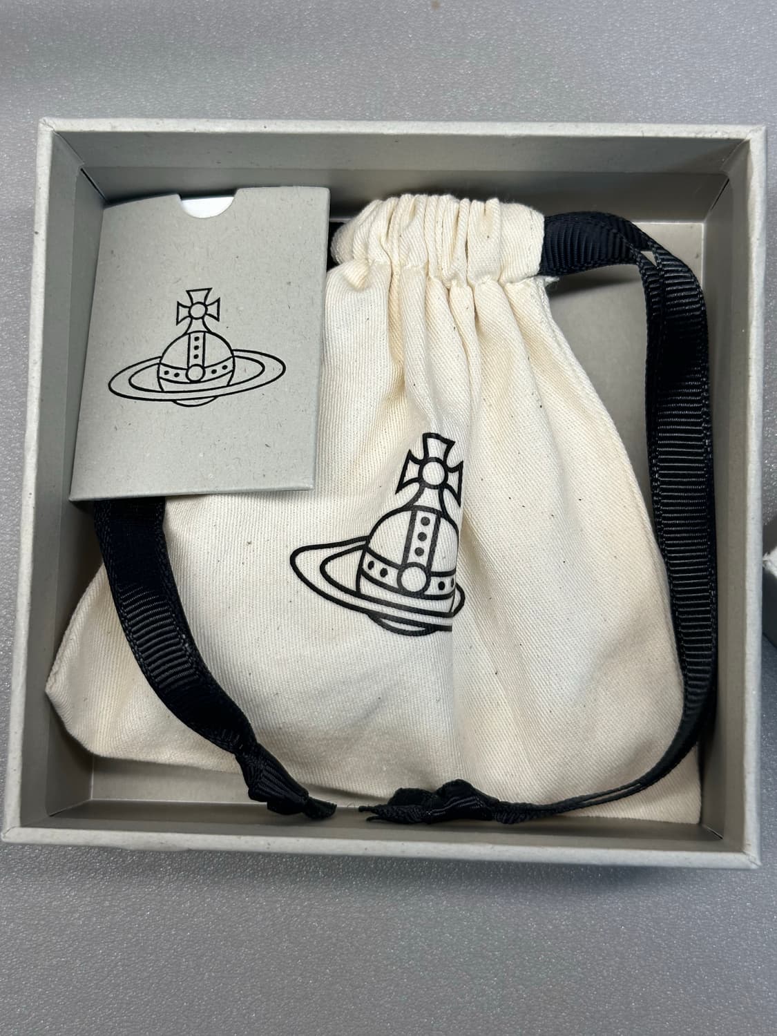 비비안웨스트우드 루크리즈 펄 세이프티핀 목걸이 상품이미지5