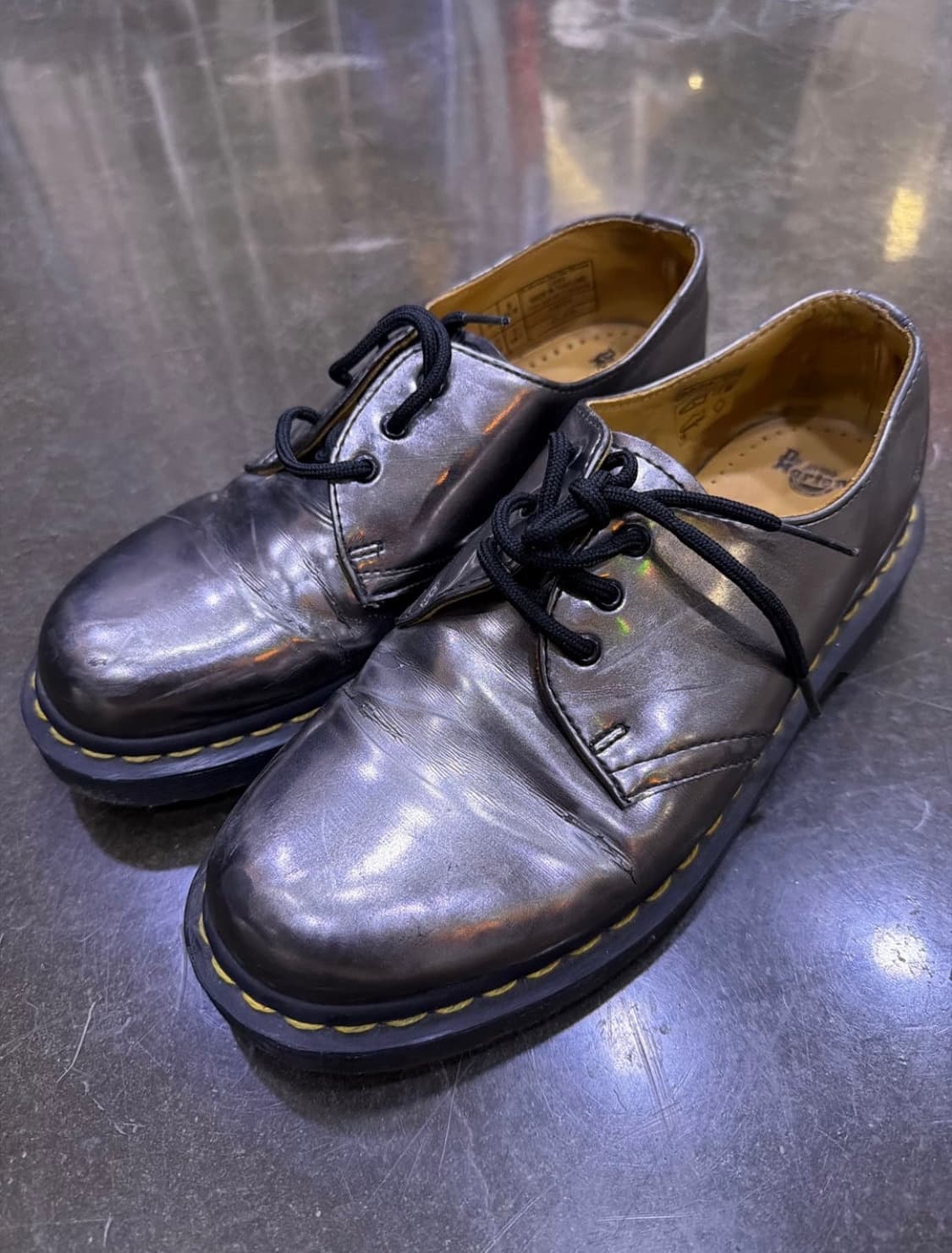 닥터마틴 13060 더비슈즈 메탈릭 실버 UK7 상품이미지1