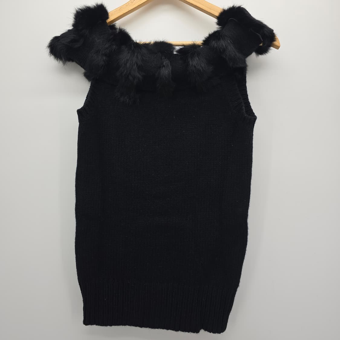 퍼 디테일 오프숄더 니트 상품이미지3