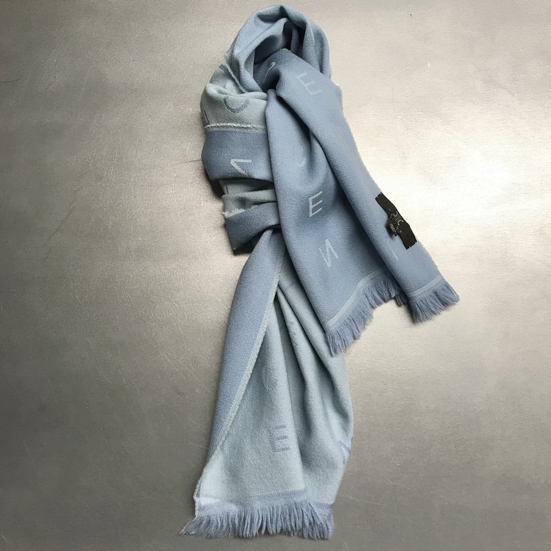 셀린느 로고 머플러 상품이미지1