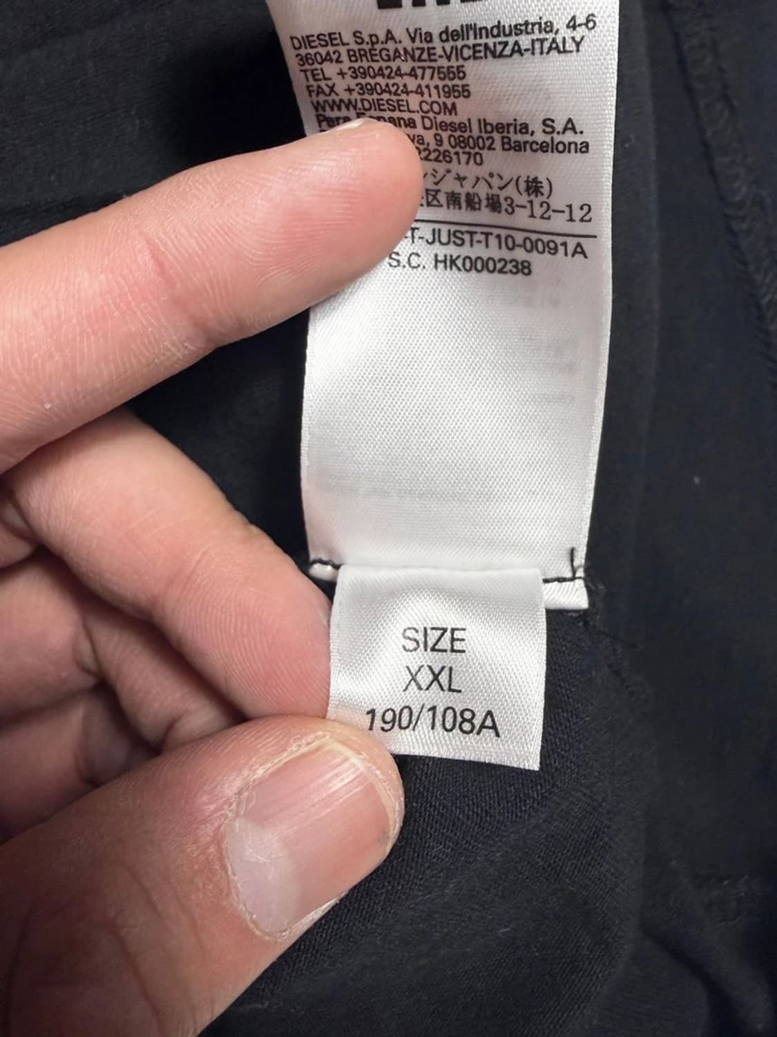 디젤 DIESEL 블랙 텍스트 프린트 반팔 티셔츠 R1526 상품이미지9