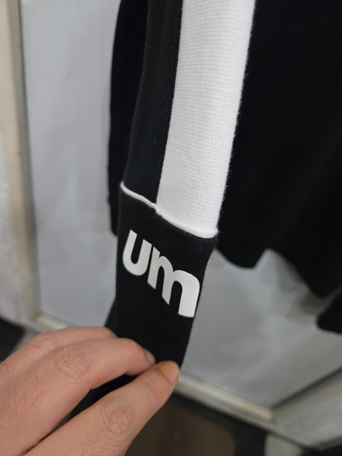 95,M) UMBRO 엄브로 맨투맨 티셔츠! 디자인 짱 이뻐요!팔에로고! 상품이미지2