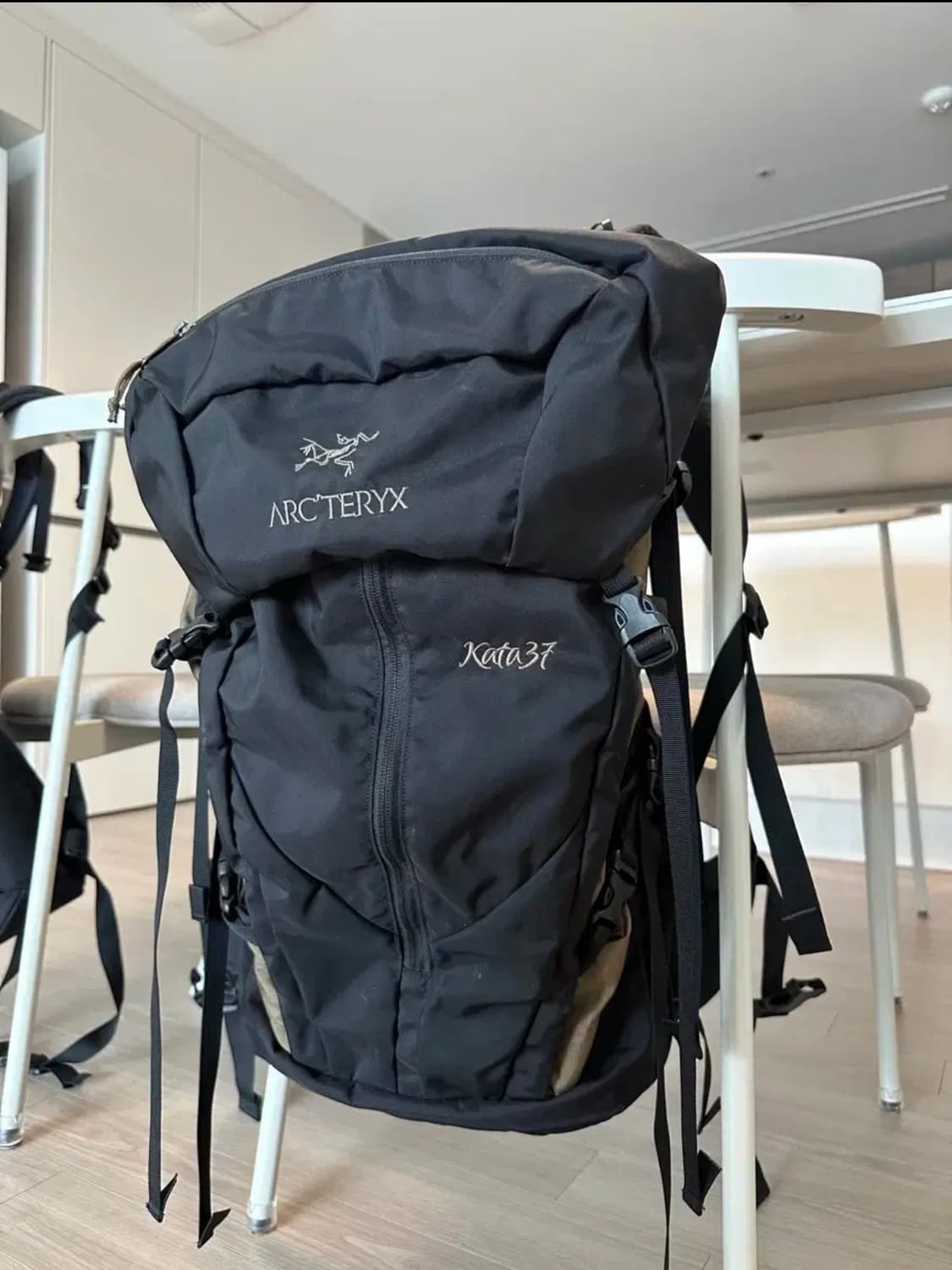 아크테릭스 Kata 37 백팩 블랙 상품이미지4