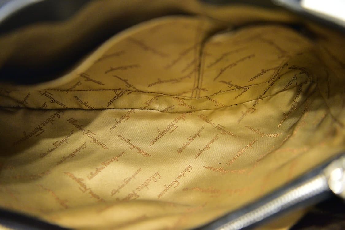 페라가모 간치니 사피아노 토트백(정품) 상품이미지9