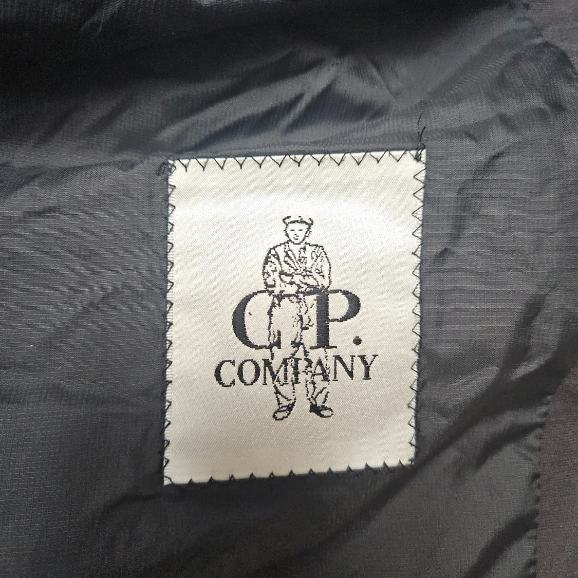 (무료배송) CP컴퍼니 밀레밀리아 고글 패딩 조끼 블랙 XL 상품이미지10