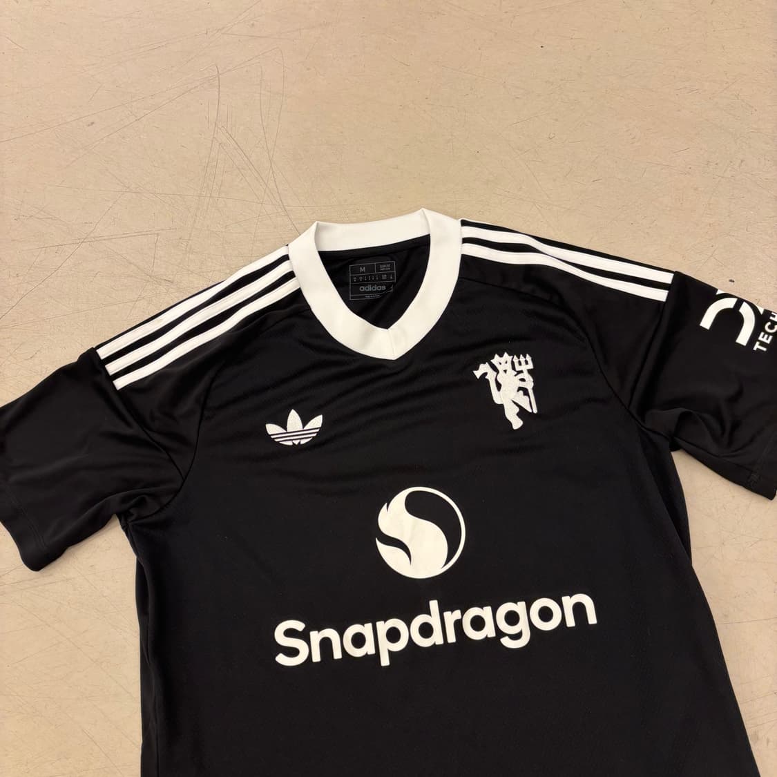 아디다스 맨유 블랙 유니폼 상품이미지2