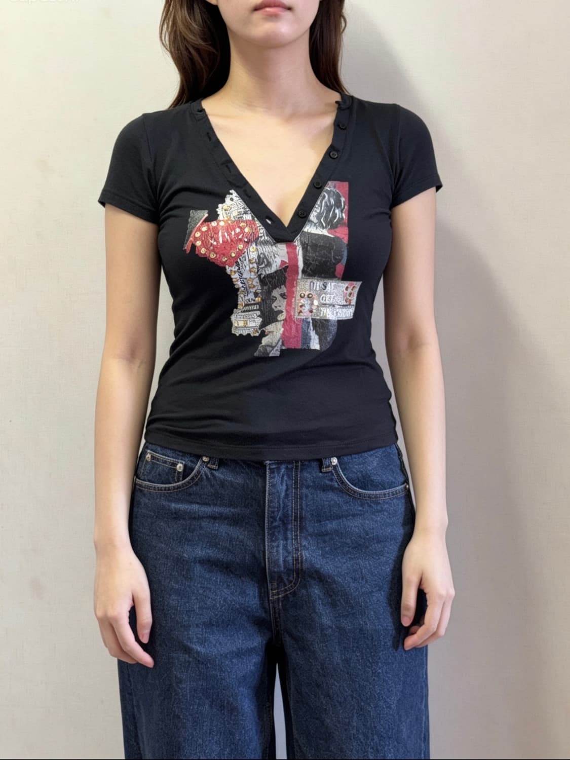 Dolce & Gabbana V-neck Graphic Tee Black 상품이미지1