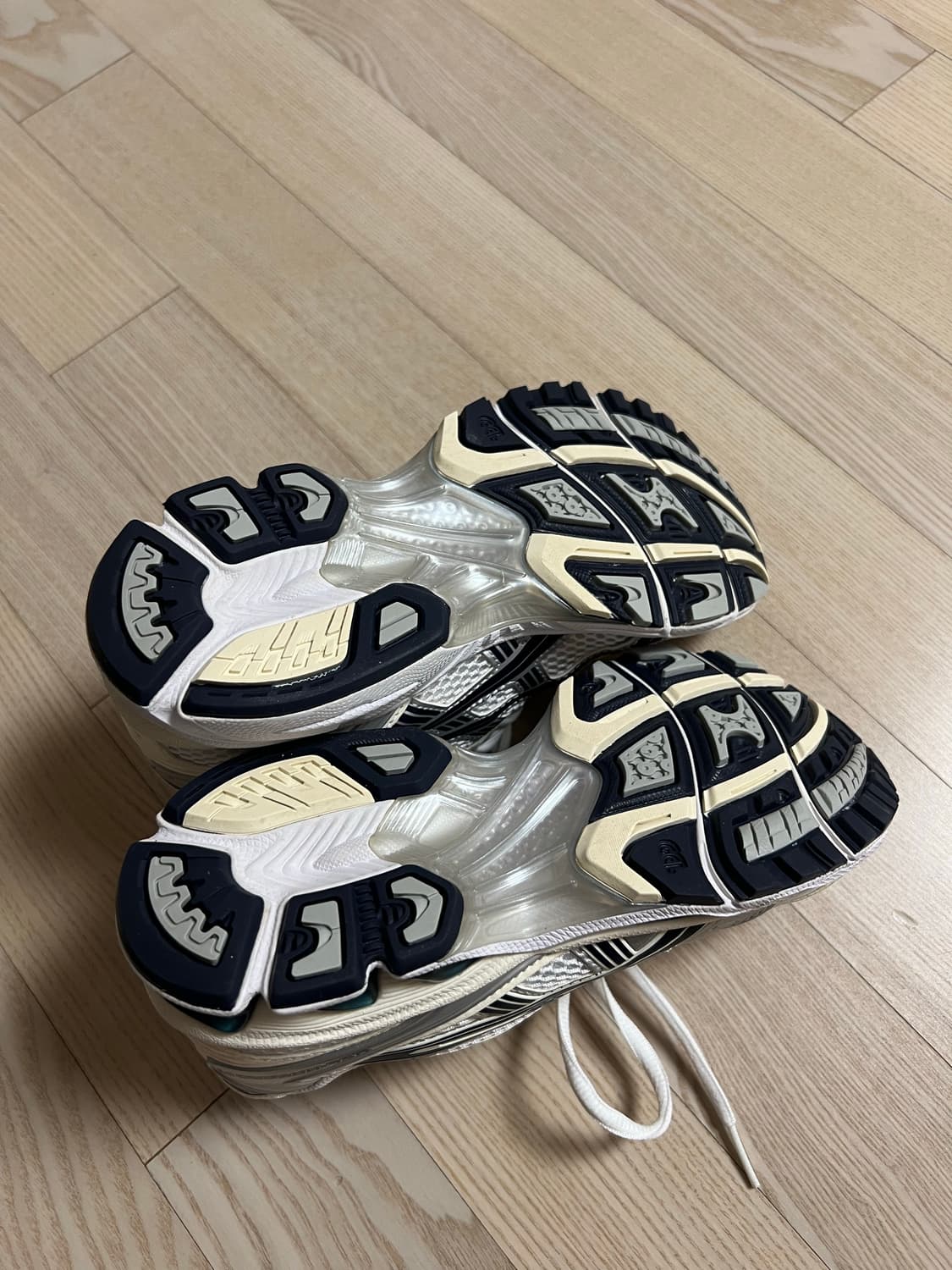 아식스 젤카야노14 230사이즈 상품이미지5