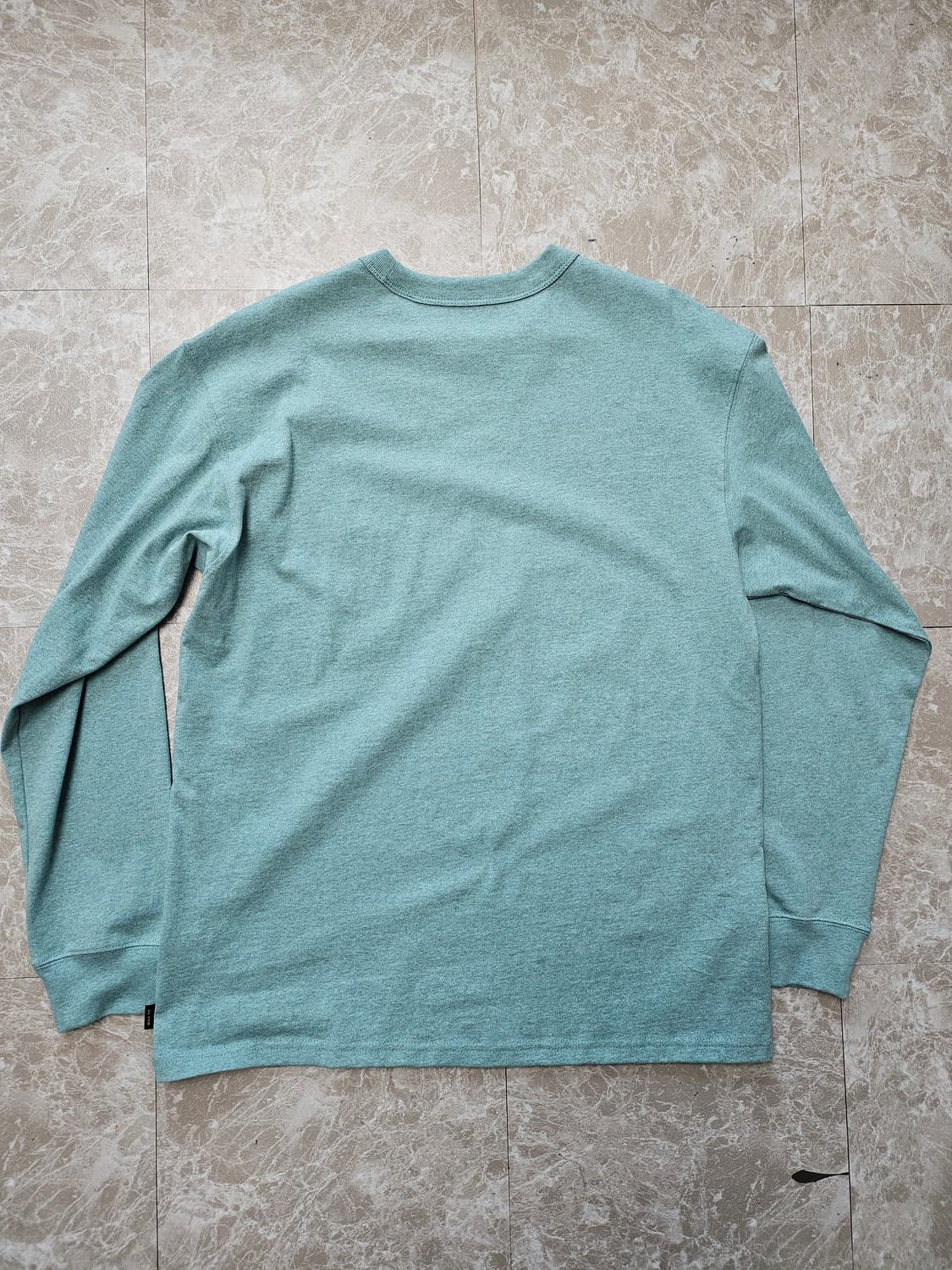 나이키  프리미엄 에센셜 긴팔 티셔츠 M 상품이미지2