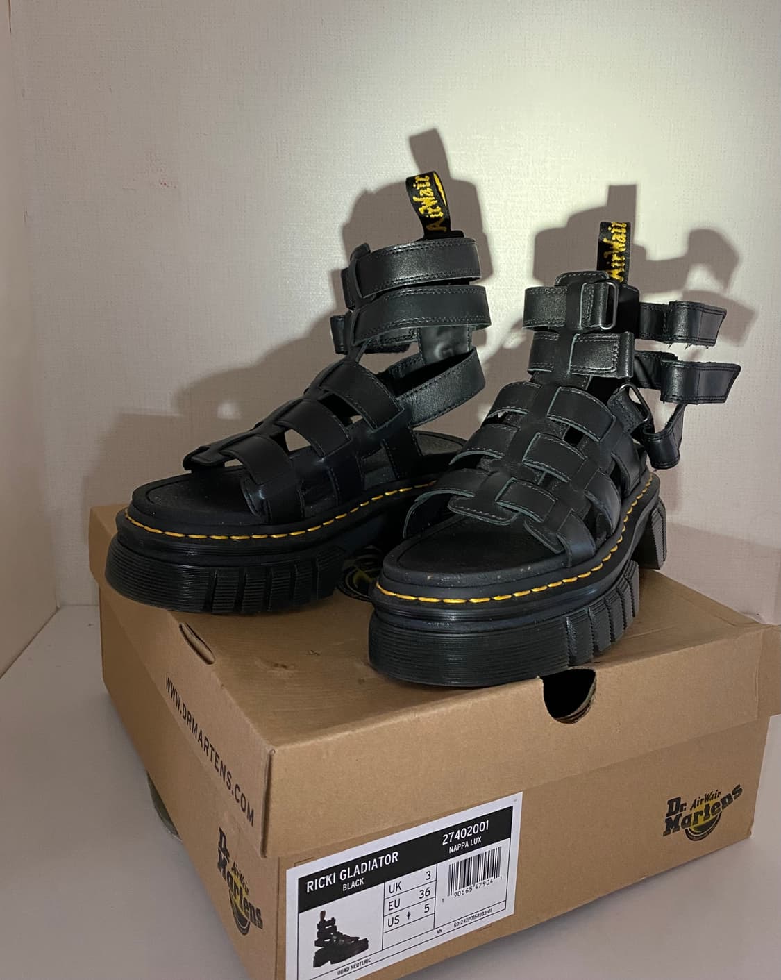 닥터마틴 리키 글래디에이터 나파 럭스 (225~230) 상품이미지1