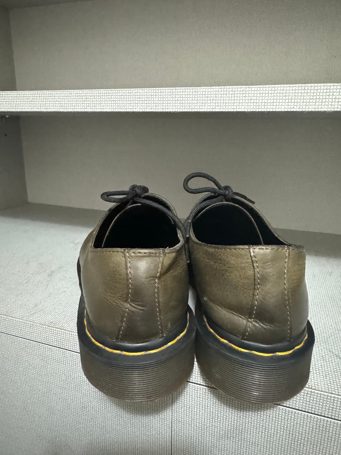 닥터마틴 3홀 aw009 상품이미지2