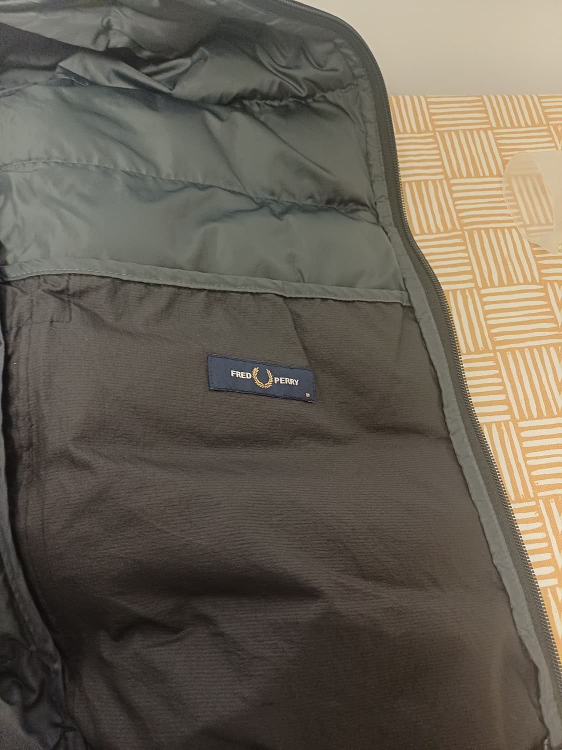 프레드페리 트윈팁 패딩 밤버 자켓 (J9536) - 블랙 상품이미지6