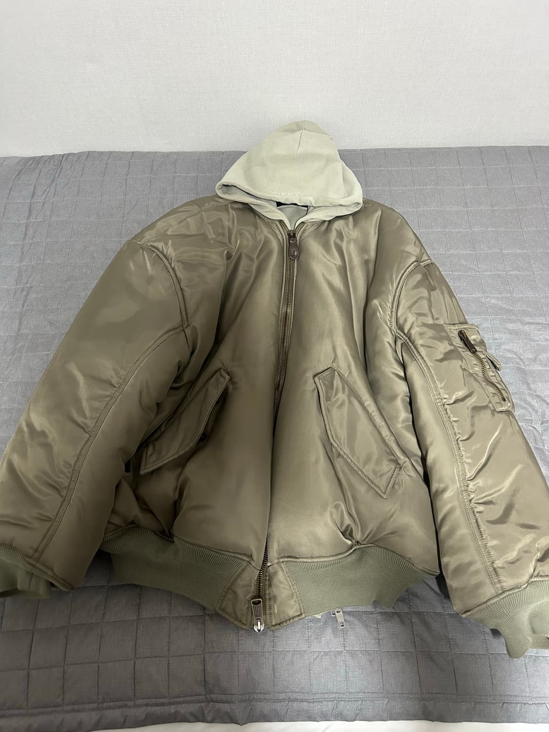 [2] 발렌시아가 파리 올인 후드 봄버 마원 자켓 베이지 상품이미지2