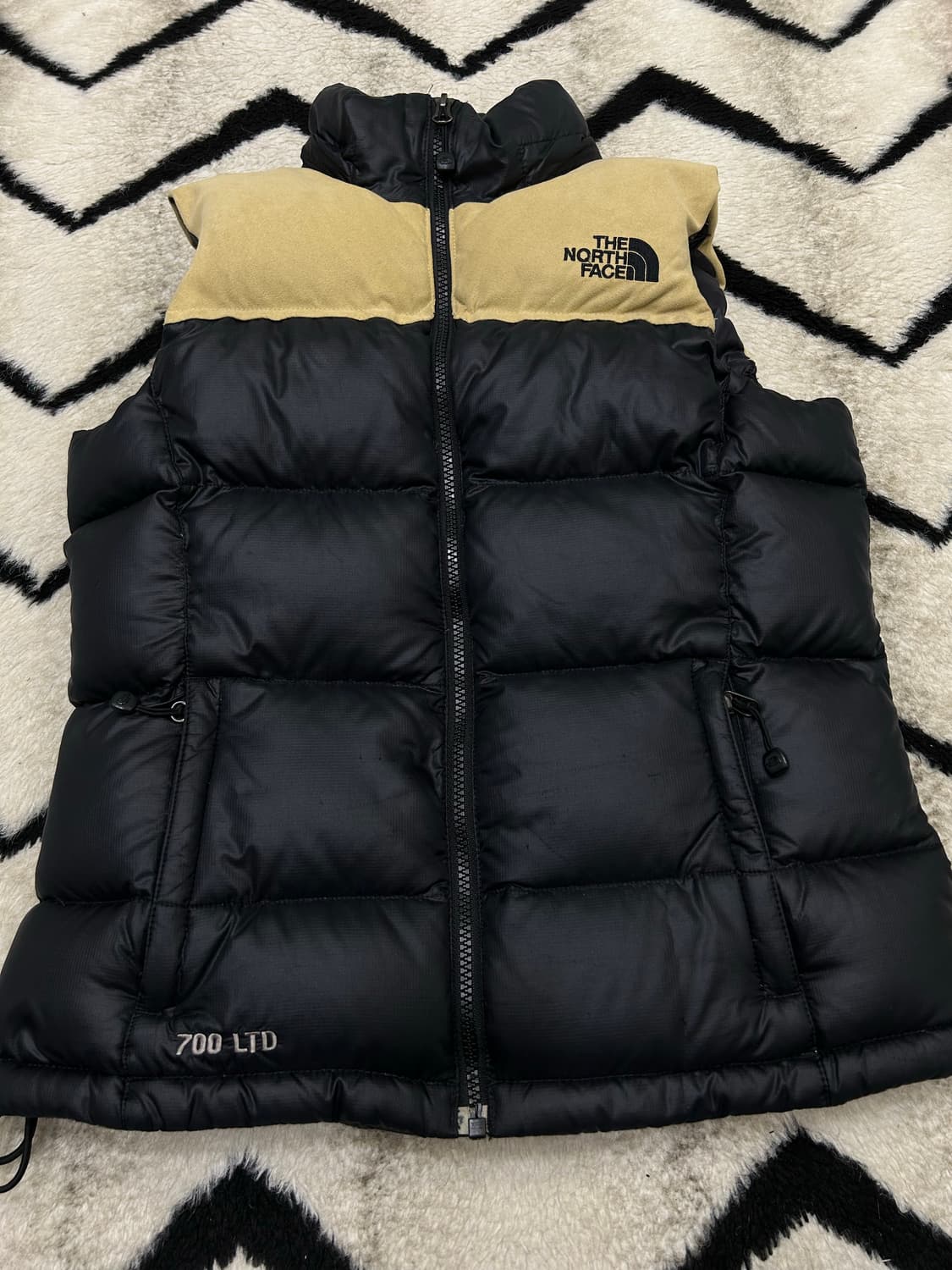 [여성S]노스페이스 700Ltd 패딩 조끼/블랙베이지 상품이미지1