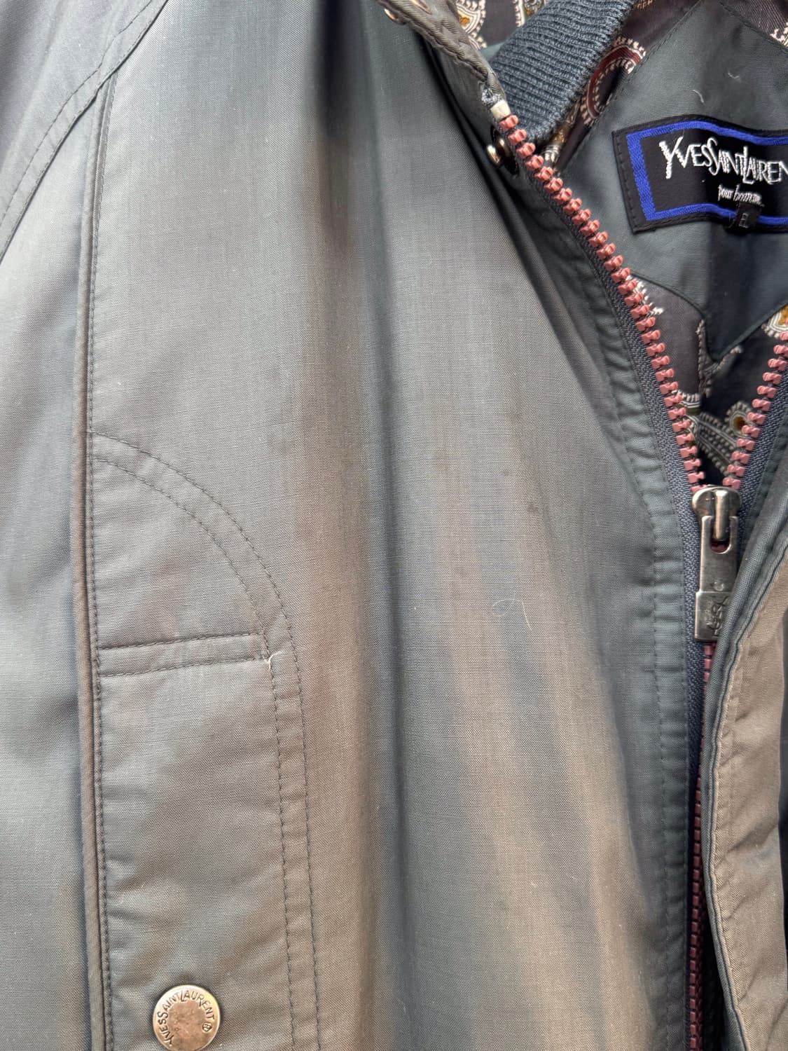 입생로랑 카키 내장후드 구스 다운 자켓 상품이미지7