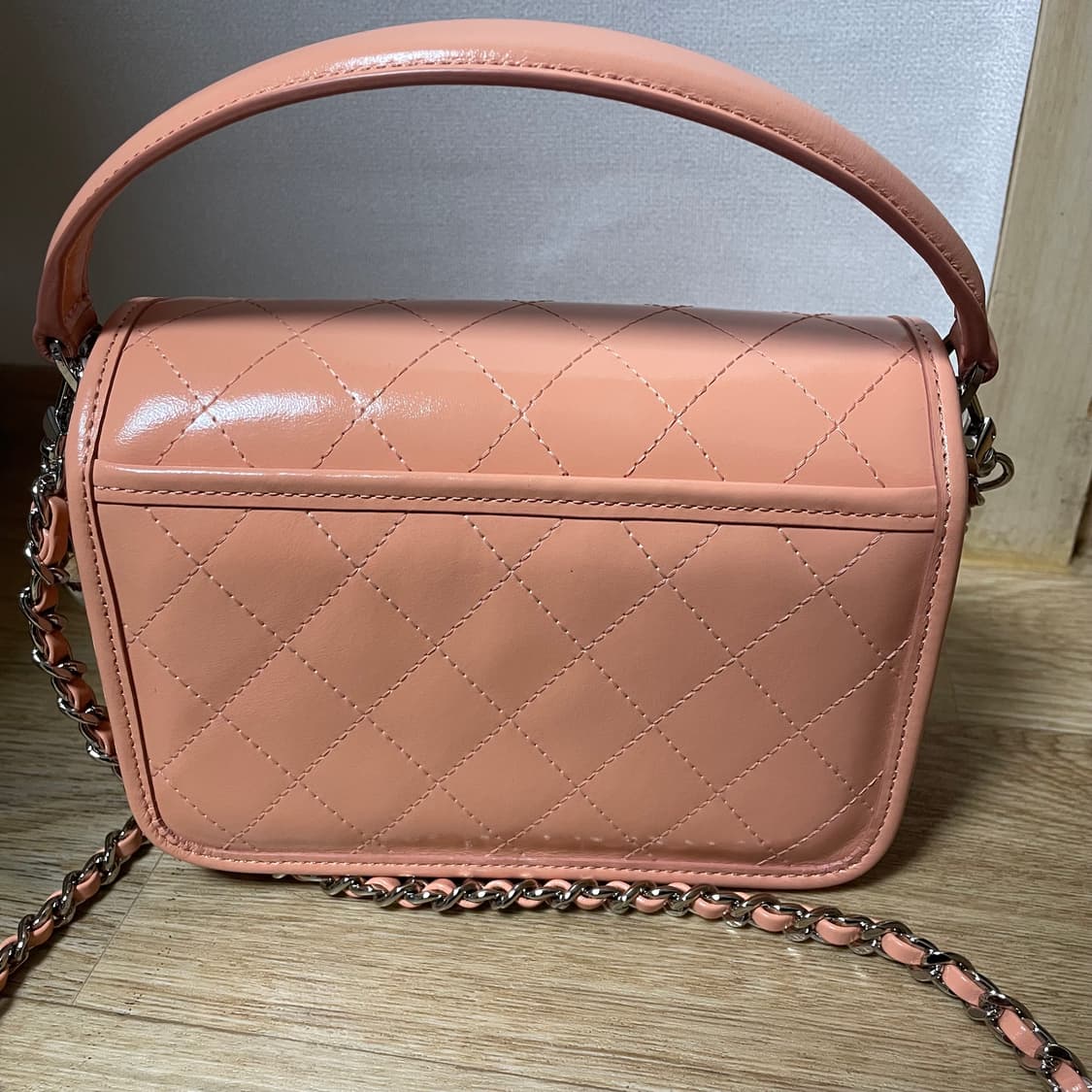 MYEYEKO 마이아이코 카메라백 소피아백 글로시코랄 체인백 카디널레드  상품이미지8