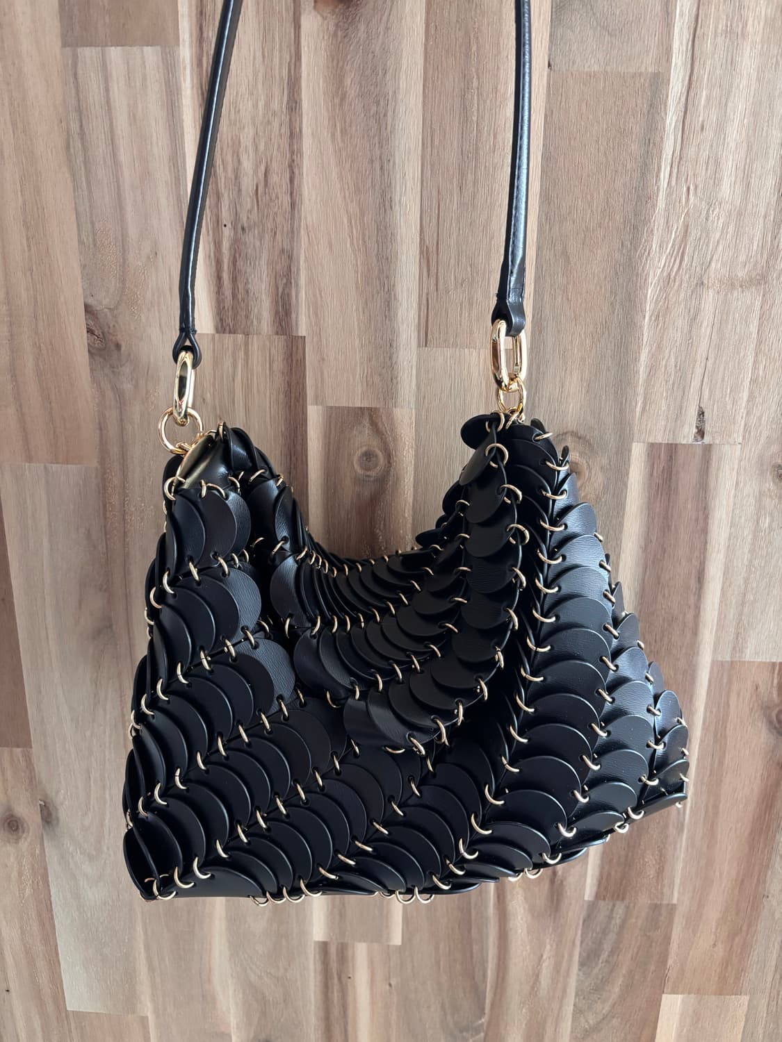 파코라반 숄더백 24ASS04 86 CLF201 P001 BLACK 상품이미지1