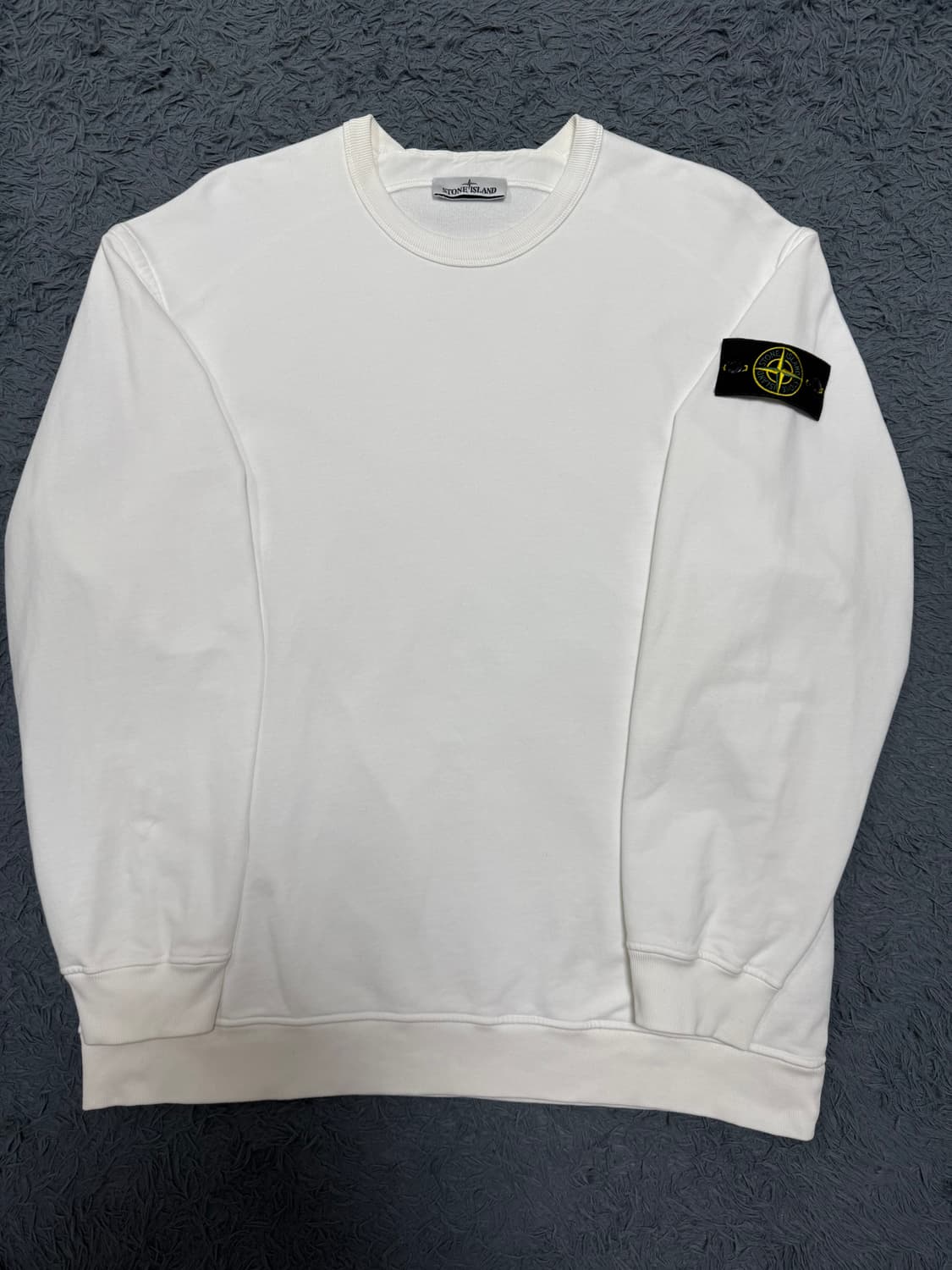 스톤아일랜드 맨투맨 화이트 XL 사이즈 22FW 상품이미지1