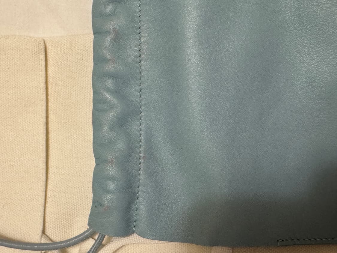 질샌더 드로스트링 레더 숄더백 하늘색 상품이미지6