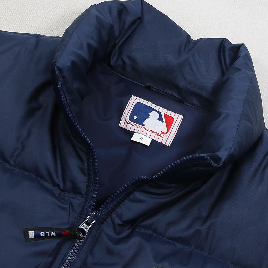 (착용컷) MLB 뉴욕 양키스 덕다운 패딩 점퍼 (남성용 105) 상품이미지5