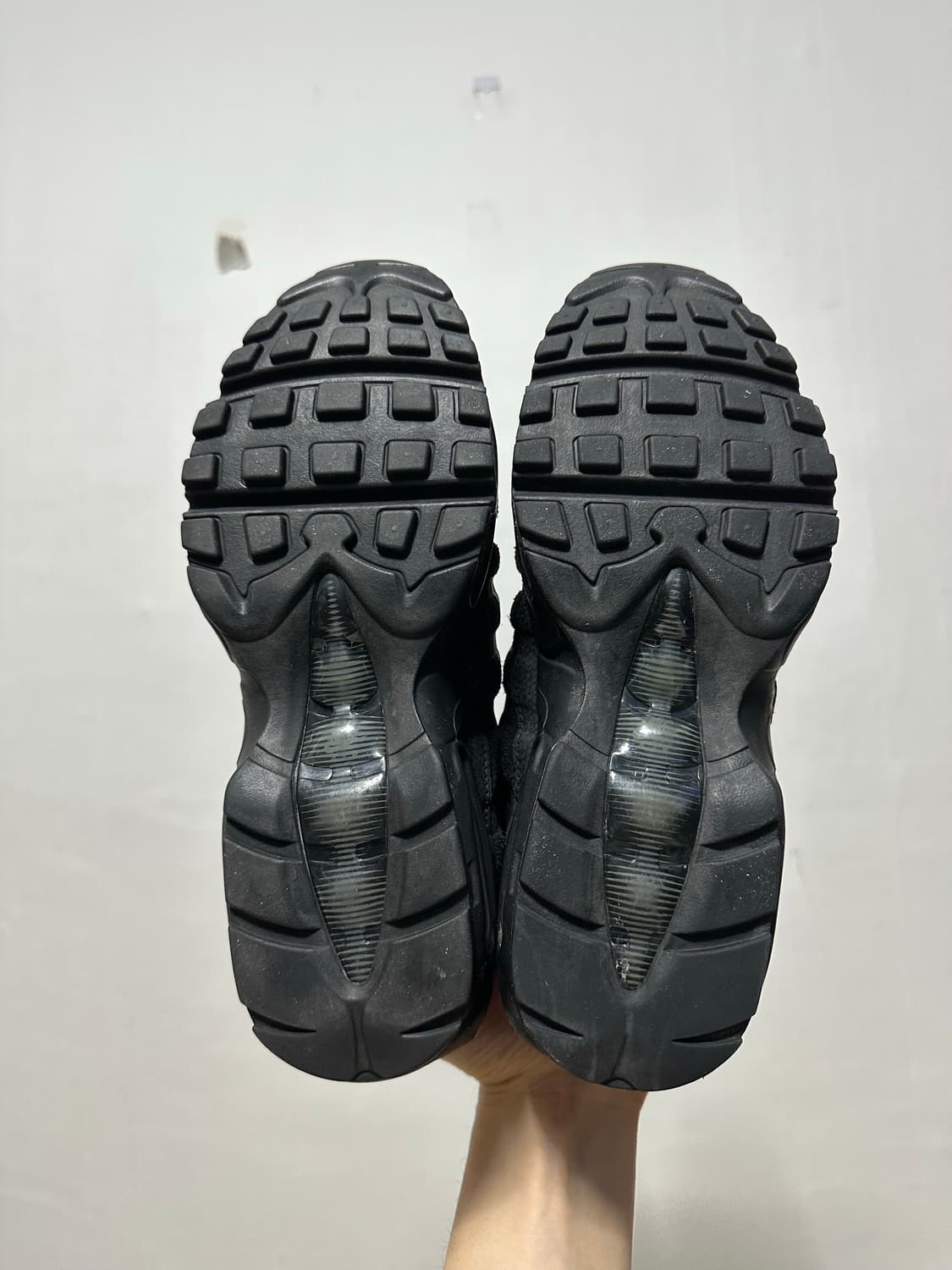 나이키 에어맥스95 에센셜 트리플 블랙 상품이미지8