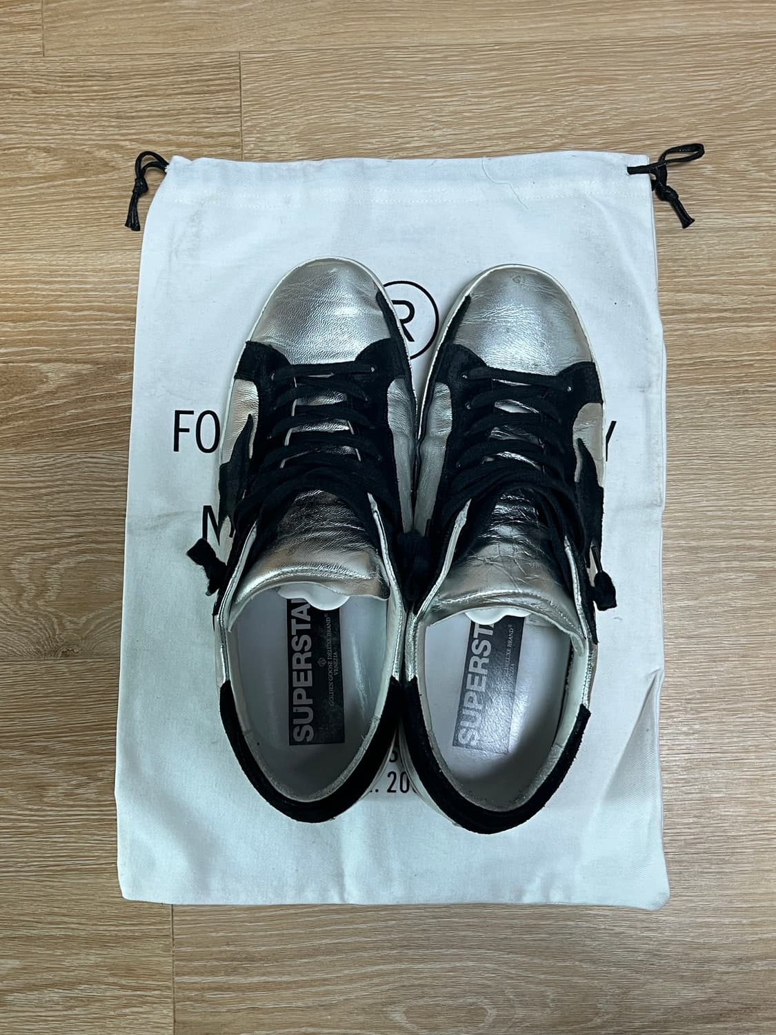 골든구스 슈퍼스타 실버 블랙탭 스니커즈 상품이미지3