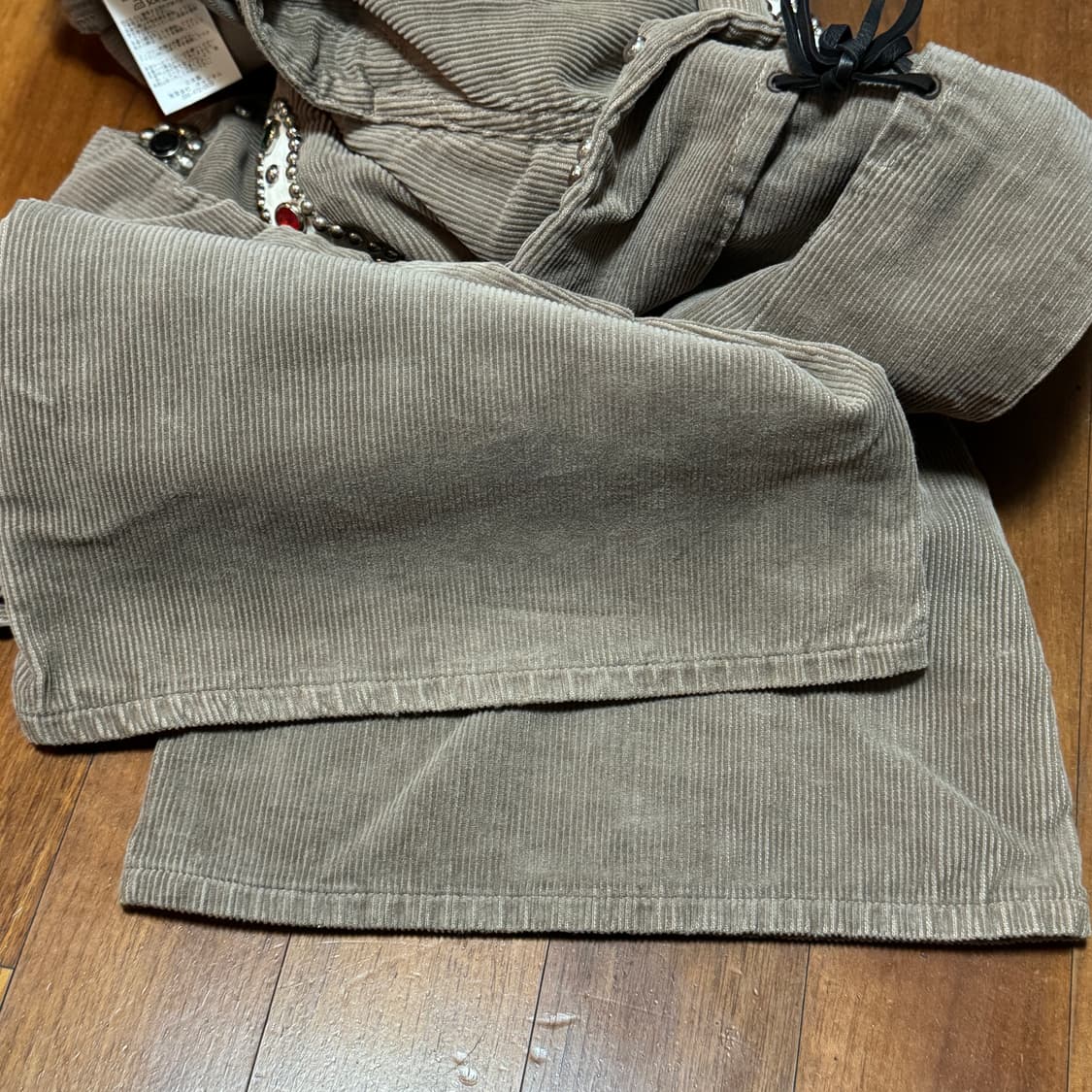 캐피탈 코듀로이 잼스톤 플레어 부츠컷 팬츠 브라운(뉴진스 혜인 착용) 상품이미지6