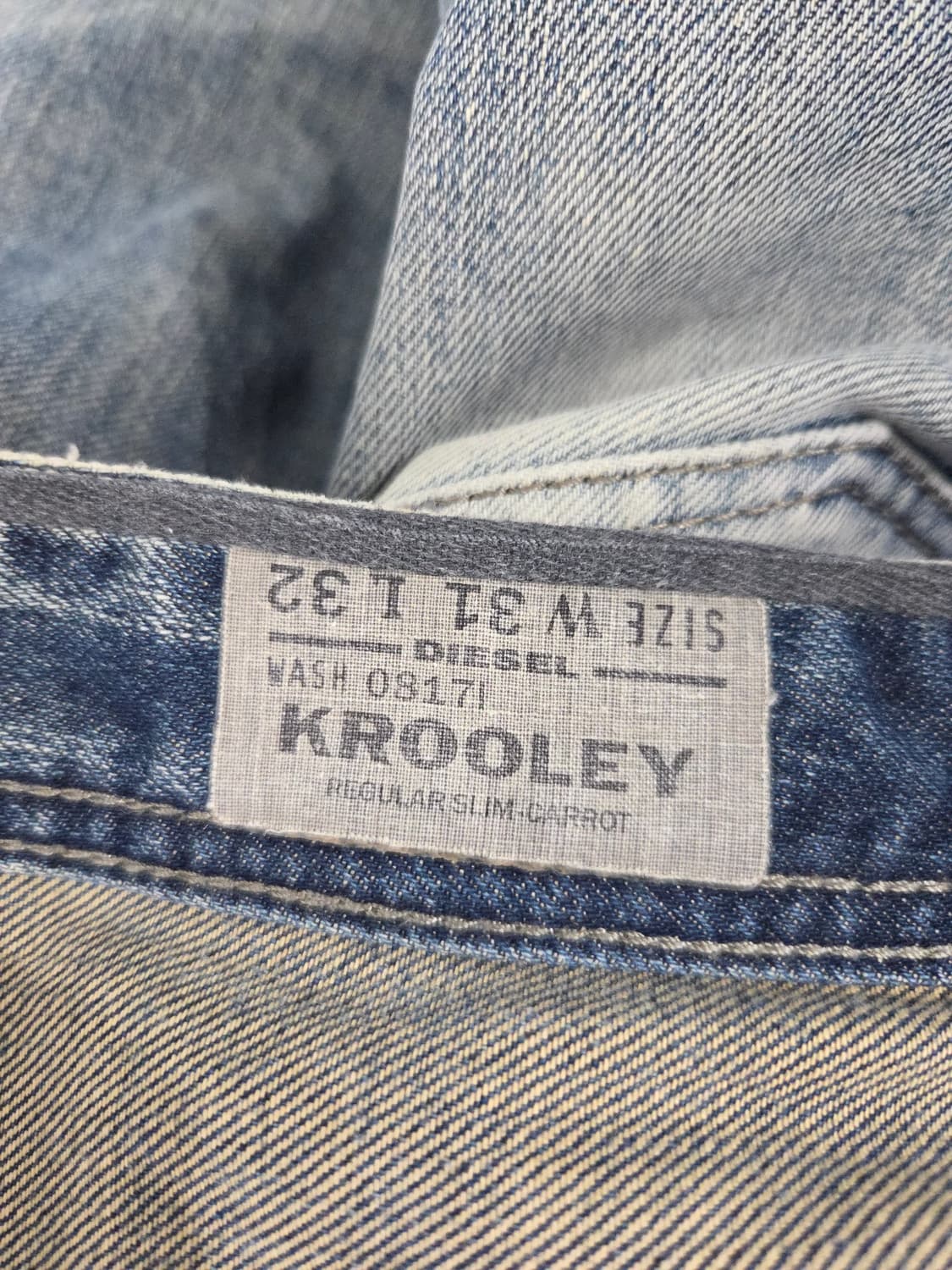 디젤 KROOLEY 레귤러 슬림 캐롯핏 데님 팬츠 상품이미지7