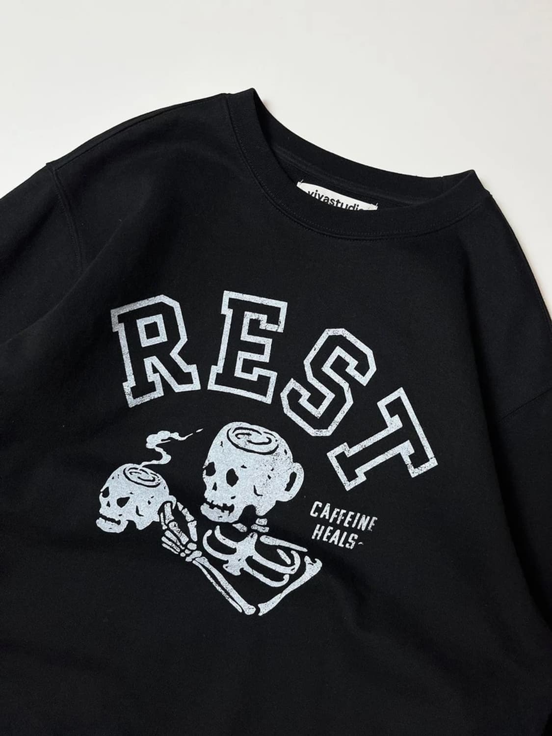 비바스튜디오 레스트 스컬 크루넥 맨투맨 PN8744 상품이미지3