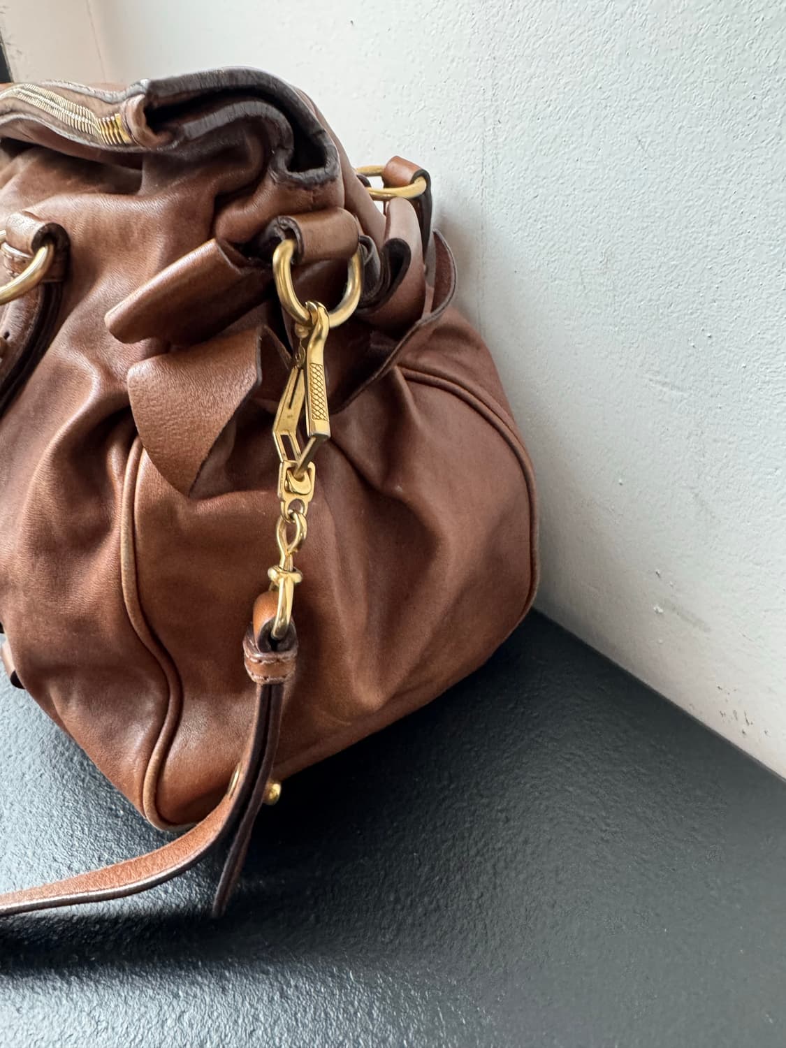 미우미우 비텔로 럭스 사첼 2way백(정품) 상품이미지3