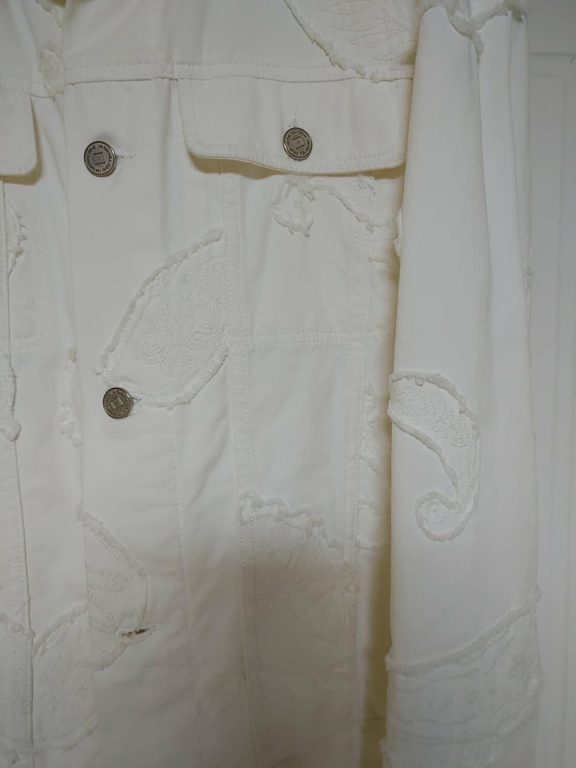 우영미 페이즐리 데님 트러커 핍니다 상품이미지3