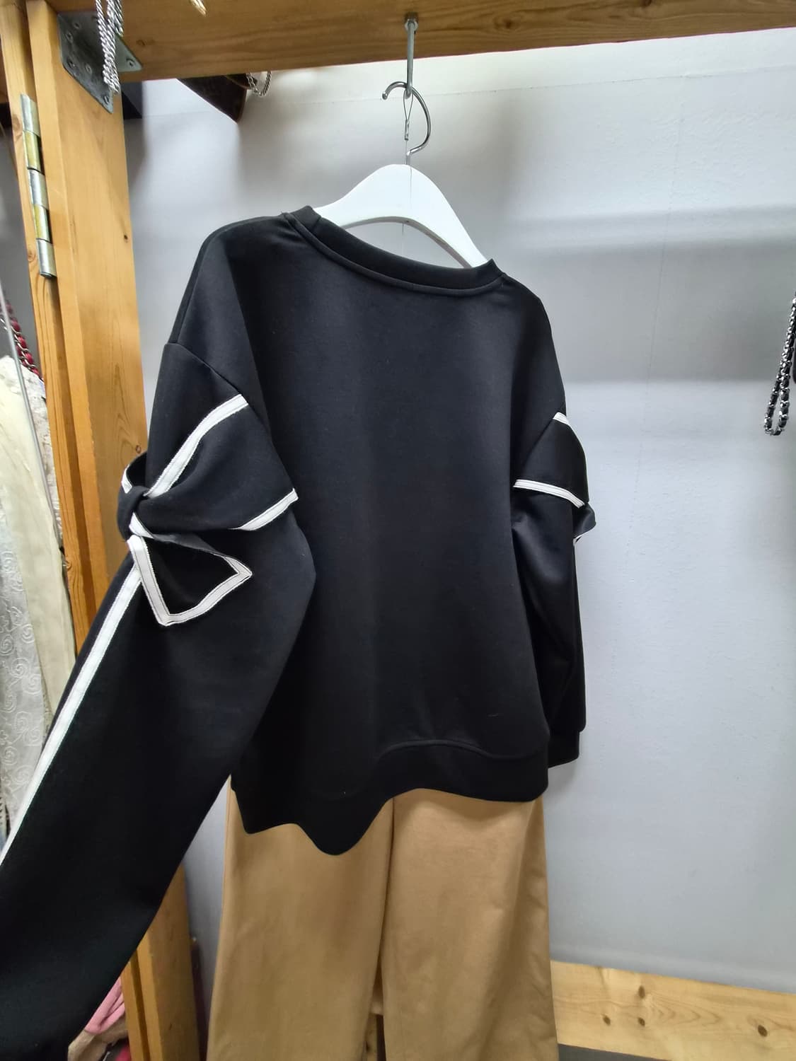 띠어리 리본꼬임 스판 맨투맨. 10month와이드팬츠 상품이미지3