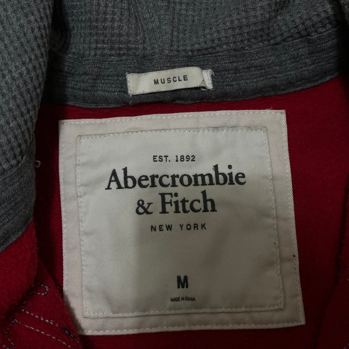 아베크롬비 레드 FITCH 로고 후드 집업 M/95 상품이미지2