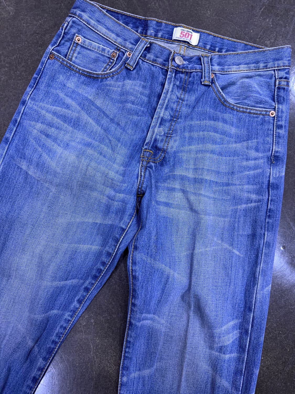 리바이스 501 레귤러핏 빈티지 라인 워싱 데님팬츠 31 상품이미지3