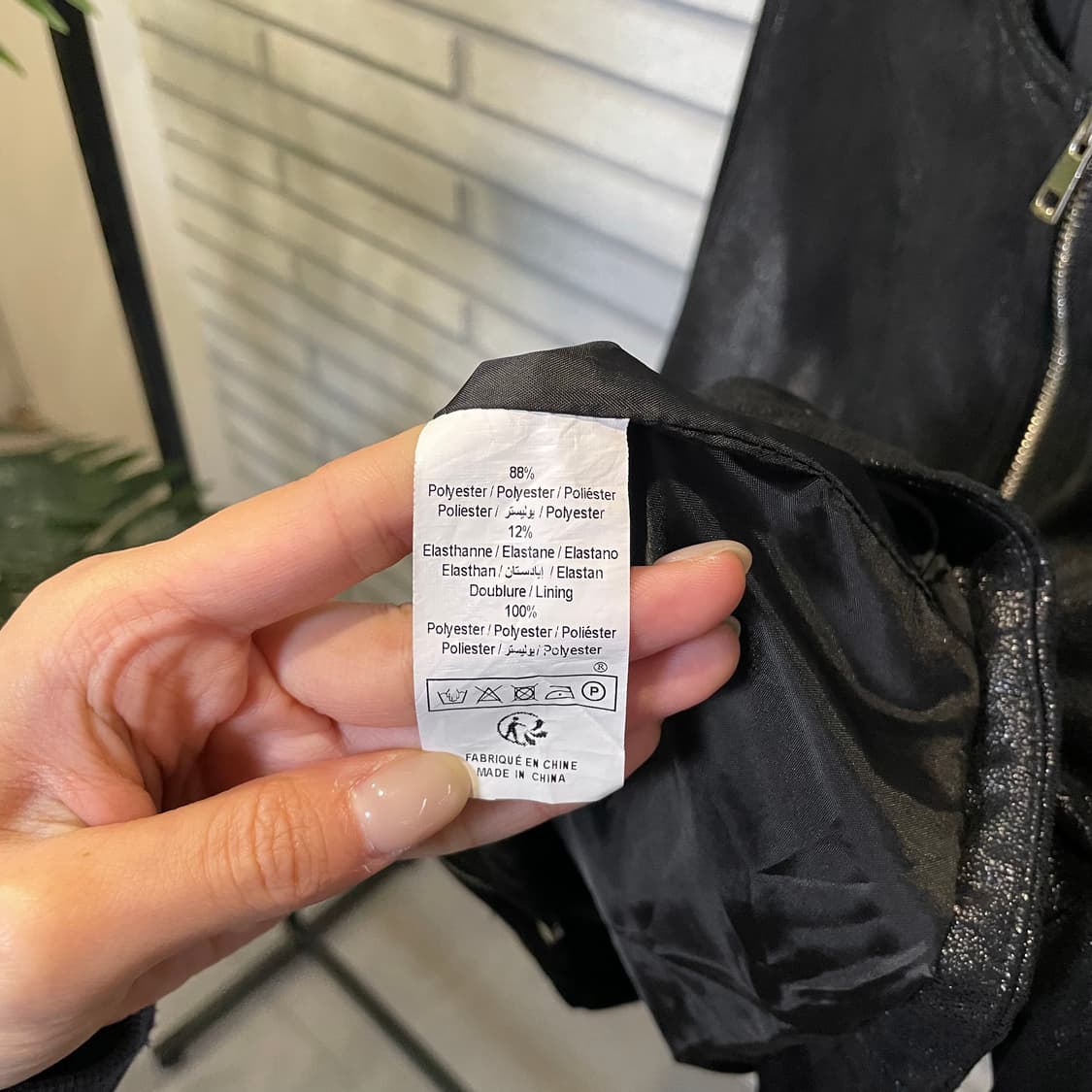 LAURA JO PARIS 크롭 집업 자켓 노카라 글리터 디테일 블랙 상품이미지6