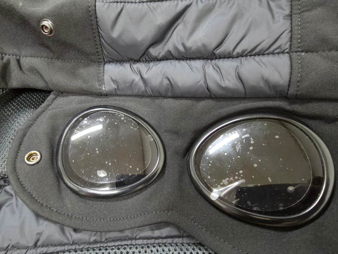 CP컴퍼니 고글 조끼패딩 상태 S 52 사이즈 판매 상품이미지9