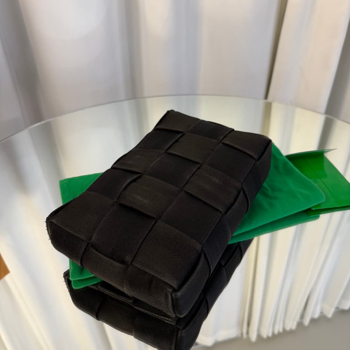 보테가베네타 위빙 카세트백 상품이미지6